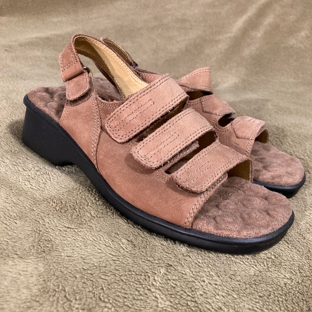 EUC Cobbie Cuddlers Vintage 80s Ultra Massage Leather Sandal Tan Size 7.5W